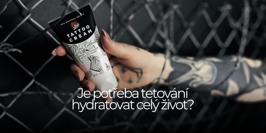 Je potřeba tetování hydratovat celý život?
